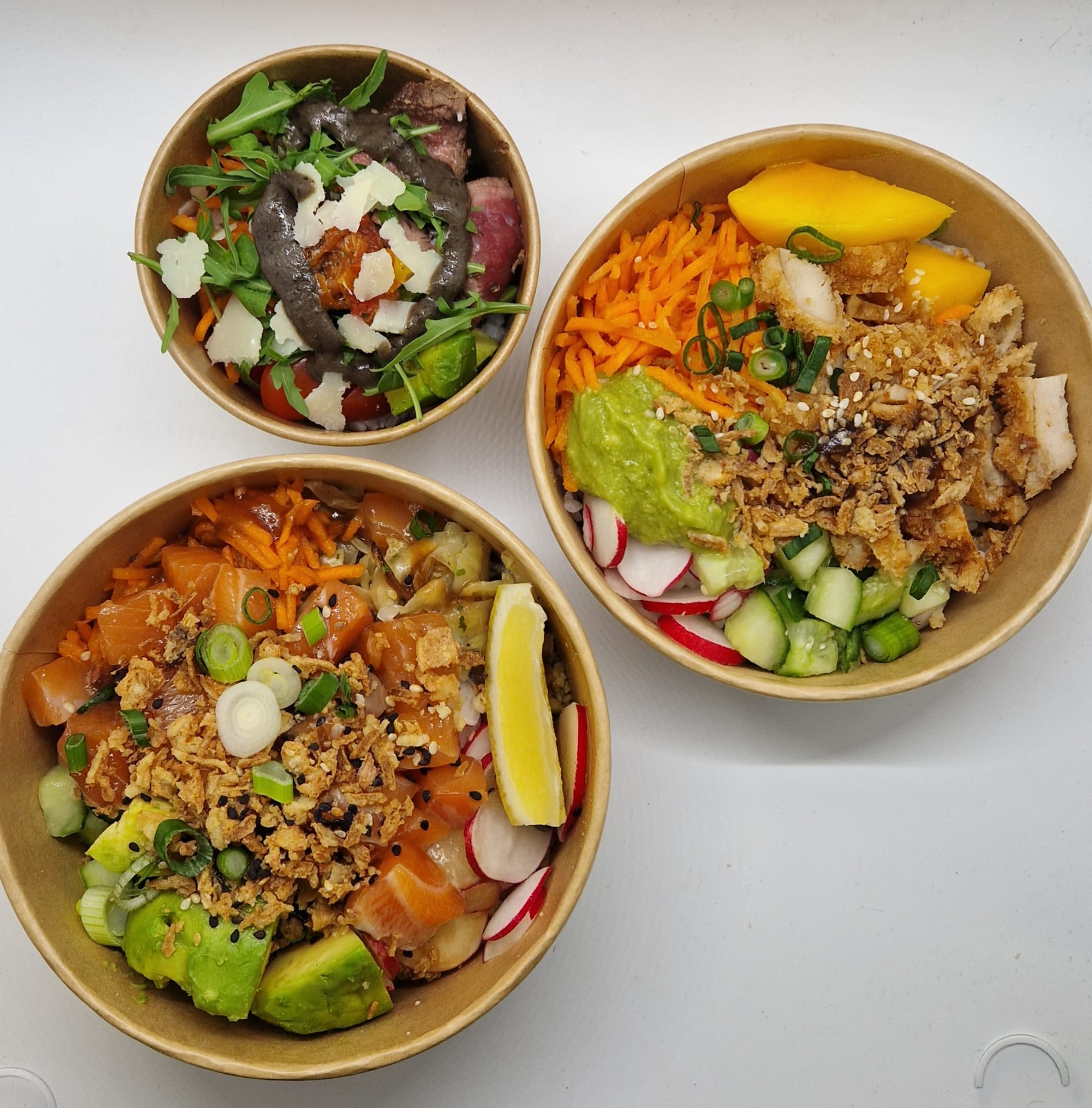 Photo des 3 formats de Poke Bowls Food Box vue de haut